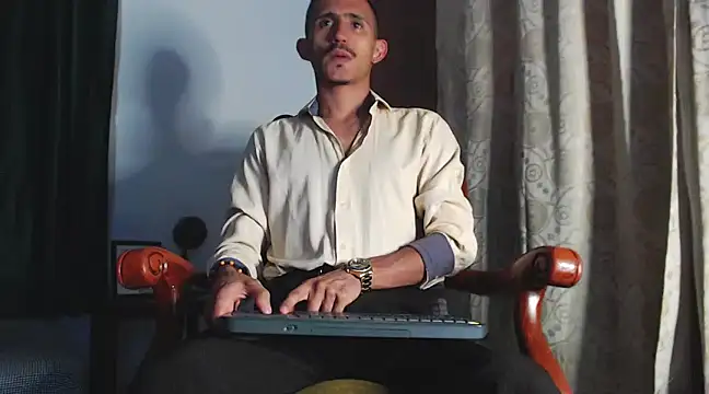 HomeAloneK online show from 6, 1, 2025