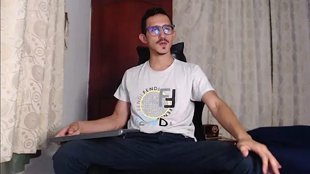 HomeAloneK online show from 28, 9, 2025