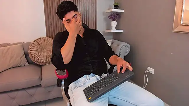 liam collins21 online show from 1, 3, 2025