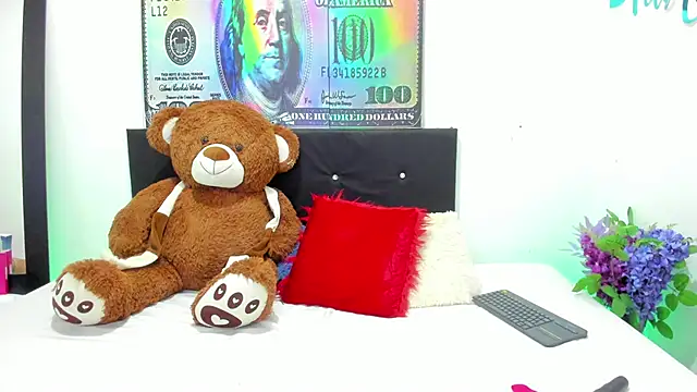 ZahiraEvans  online show from 3, 10, 2025