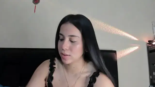 Snapshot of Gigi-bom chatting on 28, 12, 2024 Gigi-bom online show from 28, 12, 2024