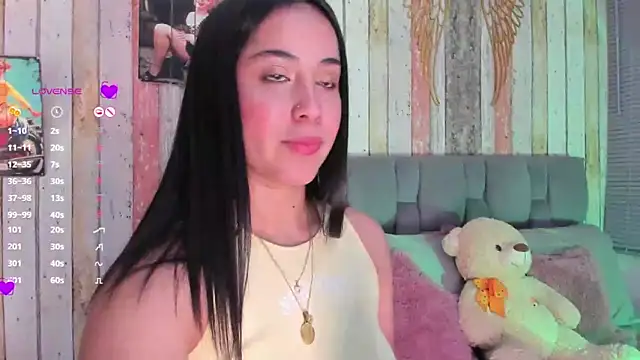 Snapshot of Gigi-bom chatting on 7, 1, 2025 Gigi-bom online show from 7, 1, 2025