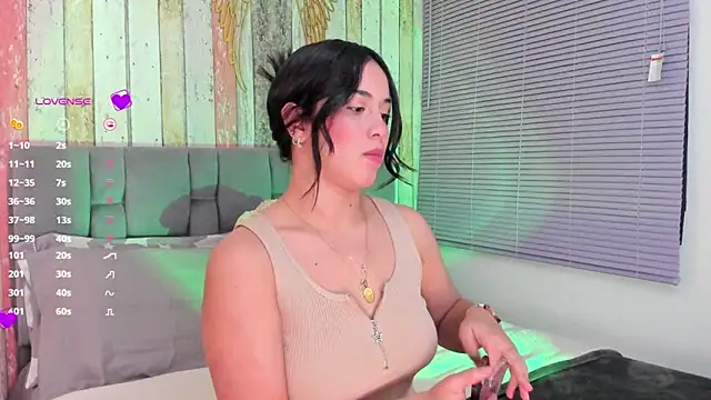 Snapshot of Gigi-bom chatting on 28, 1, 2025 Gigi-bom online show from 28, 1, 2025