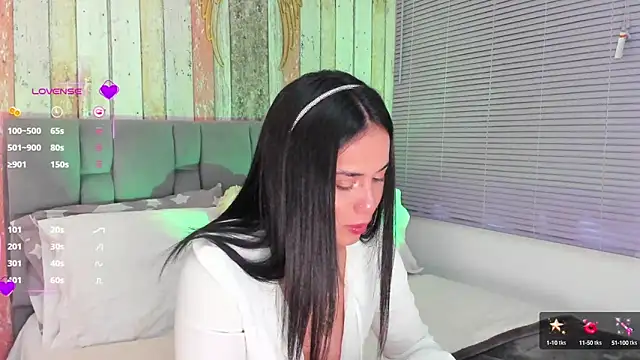 Snapshot of Gigi-bom chatting on 21, 2, 2025 Gigi-bom online show from 21, 2, 2025