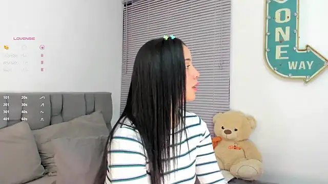 Snapshot of Gigi-bom chatting on 6, 10, 2025 Gigi-bom online show from 6, 10, 2025