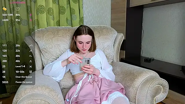 Snapshot of Cowell_Adelina chatting on 20, 6, 2026 Cowell Adelina online show from 20, 6, 2026