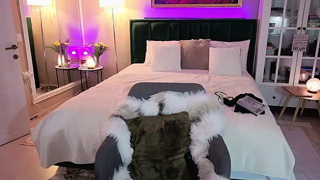 JoanneGG online show from 5, 3, 2026