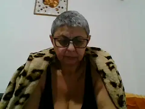 roseblak42 online show from 10, 2, 2025