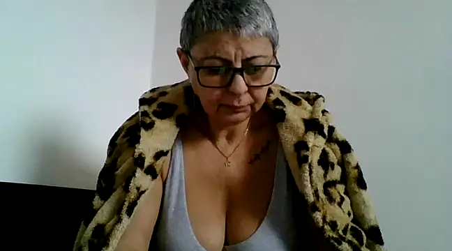 roseblak42 online show from 16, 2, 2025