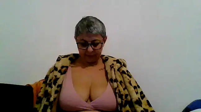 roseblak42 online show from 23, 2, 2025