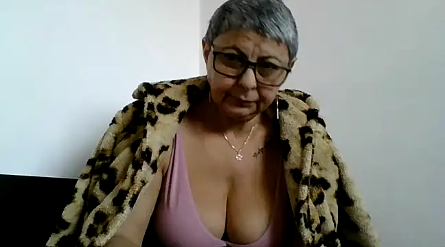 roseblak42 online show from 26, 2, 2025