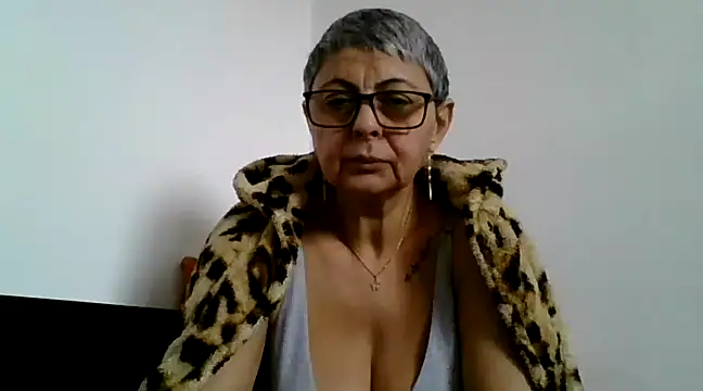 roseblak42 online show from 3, 3, 2025