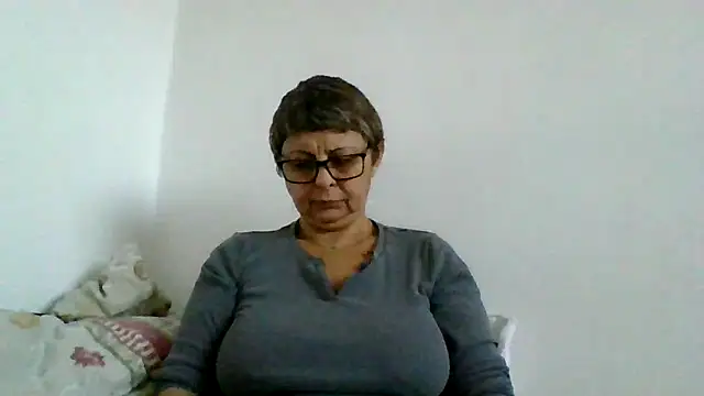 roseblak42 online show from 11, 11, 2025