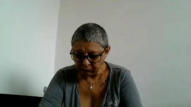 roseblak42 online show from 2, 12, 2025