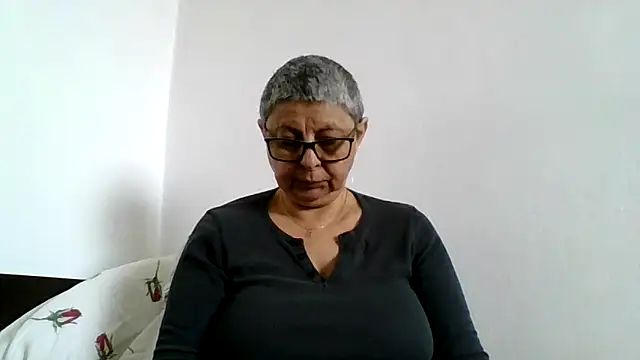 roseblak42 online show from 1, 5, 2026