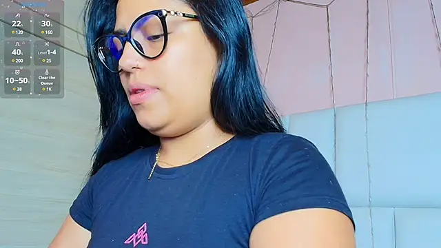 Snapshot of kiana_cream chatting on 1, 3, 2025 kiana cream online show from 1, 3, 2025