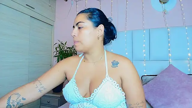 Snapshot of kiana_cream chatting on 7, 3, 2025 kiana cream online show from 7, 3, 2025
