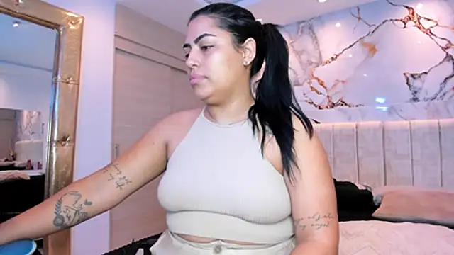 kiana cream online show from 25, 5, 2026