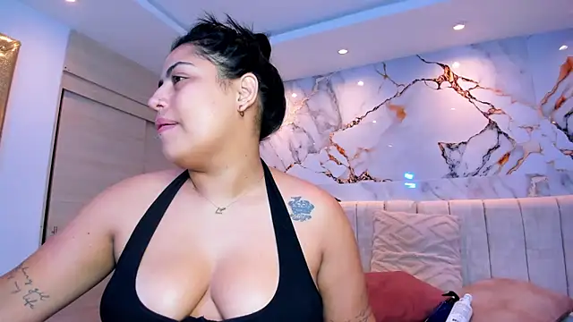 Snapshot of kiana_cream chatting on 17, 6, 2026 kiana cream online show from 17, 6, 2026