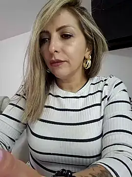  Abril-Office1 online show from 4, 2, 2025
