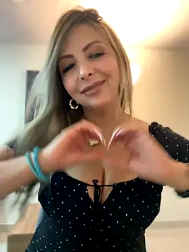 Snapshot of _Abril-Office1 chatting on 10, 11, 2025 Abril-Office1 online show from 10, 11, 2025