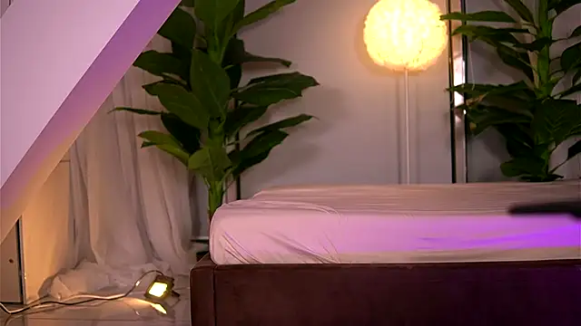 KaylaBray online show from 25, 11, 2025