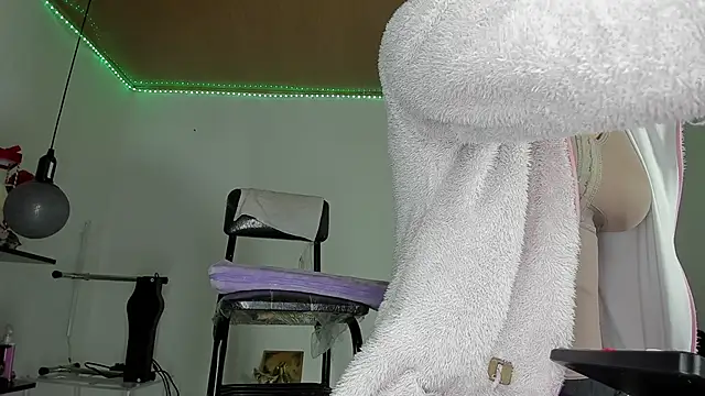 shannon kane  online show from 19, 12, 2024