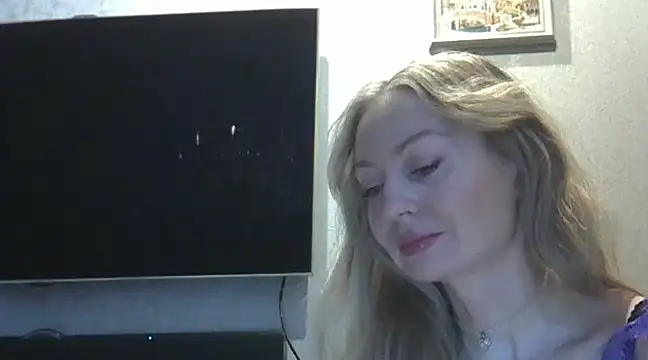 Snapshot of ZarinaSwift chatting on 9, 12, 2024 ZarinaSwift online show from 9, 12, 2024