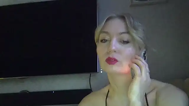 Snapshot of ZarinaSwift chatting on 20, 12, 2024 ZarinaSwift online show from 20, 12, 2024