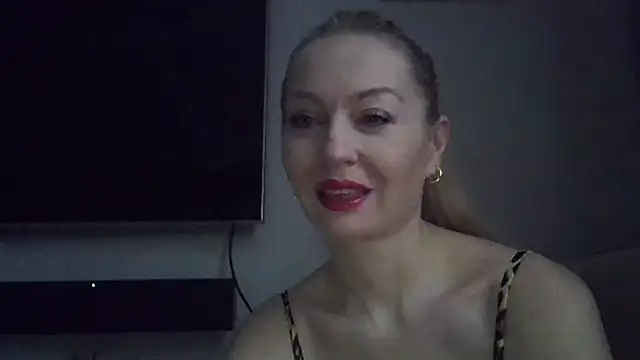 Snapshot of ZarinaSwift chatting on 18, 1, 2025 ZarinaSwift online show from 18, 1, 2025