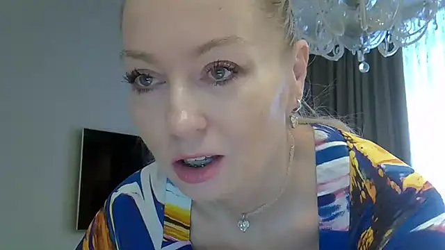 Snapshot of ZarinaSwift chatting on 24, 1, 2025 ZarinaSwift online show from 24, 1, 2025
