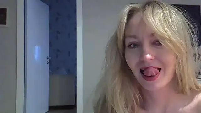 Snapshot of ZarinaSwift chatting on 19, 2, 2025 ZarinaSwift online show from 19, 2, 2025