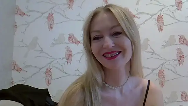 Snapshot of ZarinaSwift chatting on 1, 3, 2025 ZarinaSwift online show from 1, 3, 2025