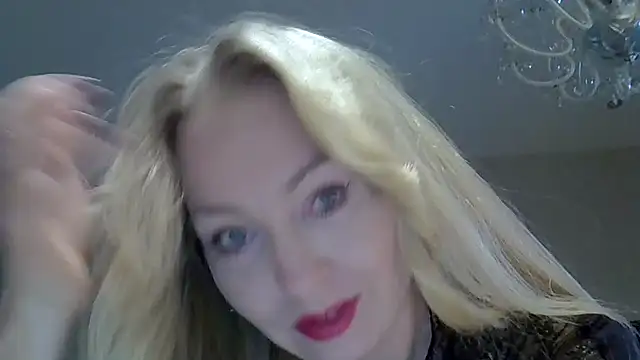 Snapshot of ZarinaSwift chatting on 19, 9, 2025 ZarinaSwift online show from 19, 9, 2025