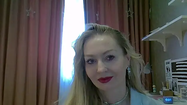 Snapshot of ZarinaSwift chatting on 25, 9, 2025 ZarinaSwift online show from 25, 9, 2025