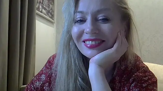 Snapshot of ZarinaSwift chatting on 7, 10, 2025 ZarinaSwift online show from 7, 10, 2025