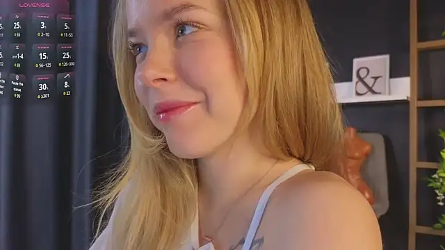 Snapshot of milly_shy chatting on 9, 1, 2025 milly shy online show from 9, 1, 2025