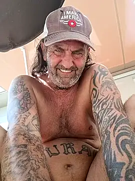 Snapshot of Hotbodyscottie chatting on 9, 10, 2025 Hotbodyscottie online show from 9, 10, 2025