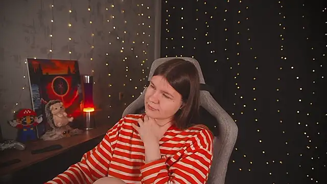 cuteamberlyyy online show from 2, 2, 2026