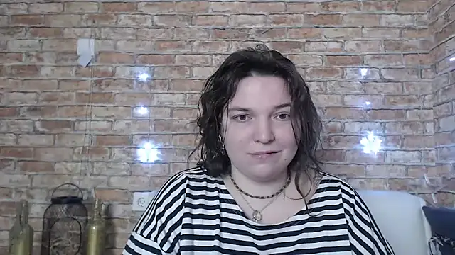 Amelia Kiss  online show from 18, 12, 2024
