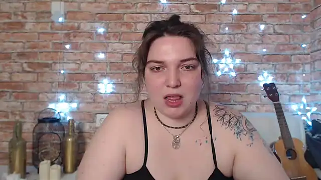 Amelia Kiss  online show from 19, 12, 2024
