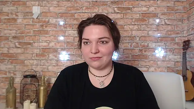 Amelia Kiss  online show from 30, 12, 2024
