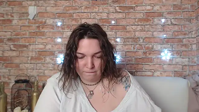 Amelia Kiss  online show from 16, 1, 2025