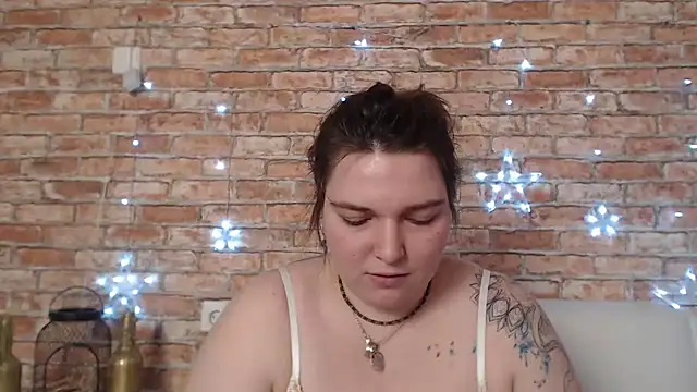 Amelia Kiss  online show from 25, 1, 2025
