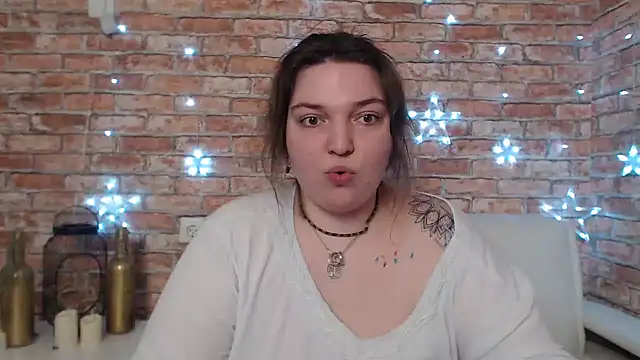 Amelia Kiss  online show from 1, 2, 2025