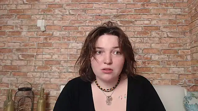 Amelia Kiss  online show from 20, 2, 2025
