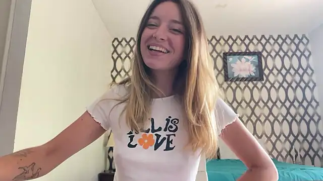 Snapshot of SirenaBelle chatting on 15, 2, 2025 SirenaBelle online show from 15, 2, 2025