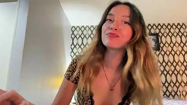 Snapshot of SirenaBelle chatting on 25, 2, 2025 SirenaBelle online show from 25, 2, 2025