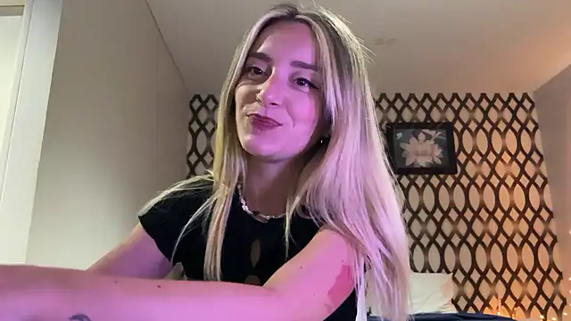 Snapshot of SirenaBelle chatting on 13, 3, 2025 SirenaBelle online show from 13, 3, 2025