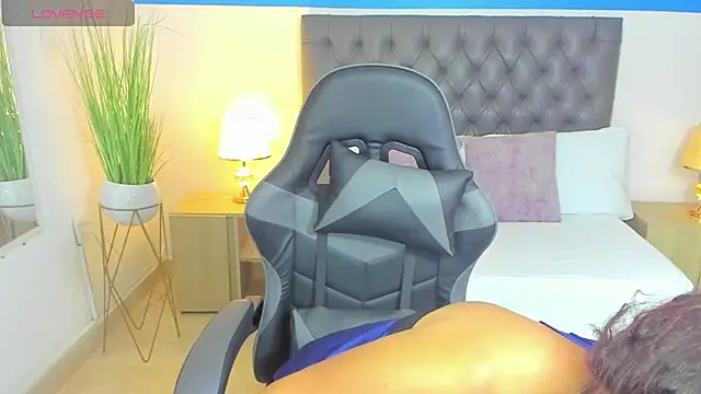 yosselin23 online show from 10, 12, 2024